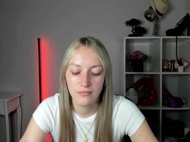 EvelynBlond26