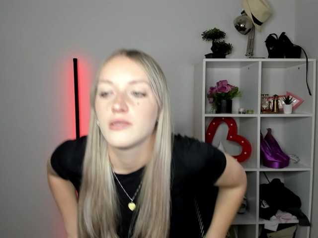 EvelynBlond26