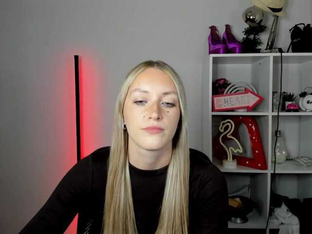 EvelynBlond26