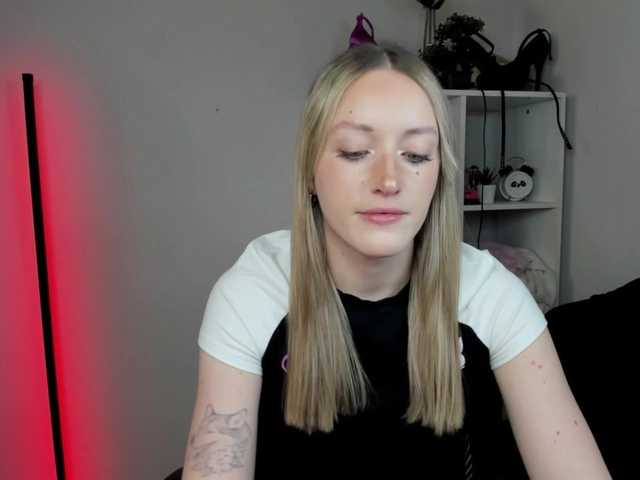 EvelynBlond26