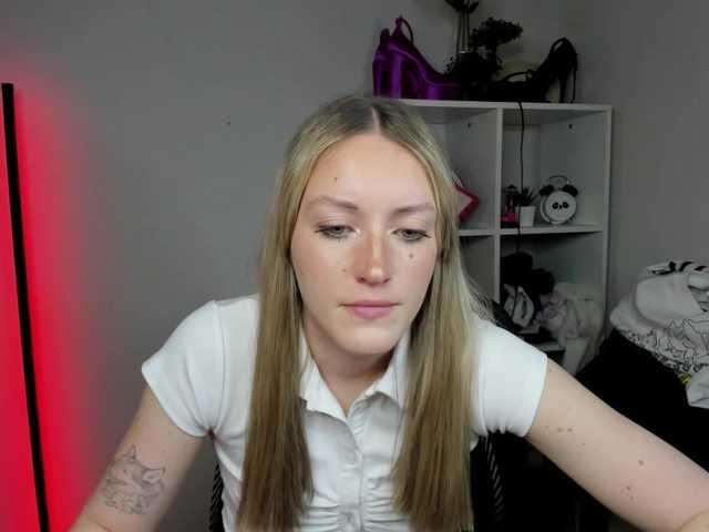 EvelynBlond26