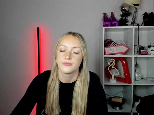 EvelynBlond26