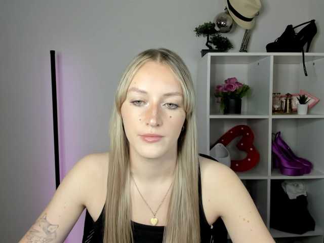 EvelynBlond26