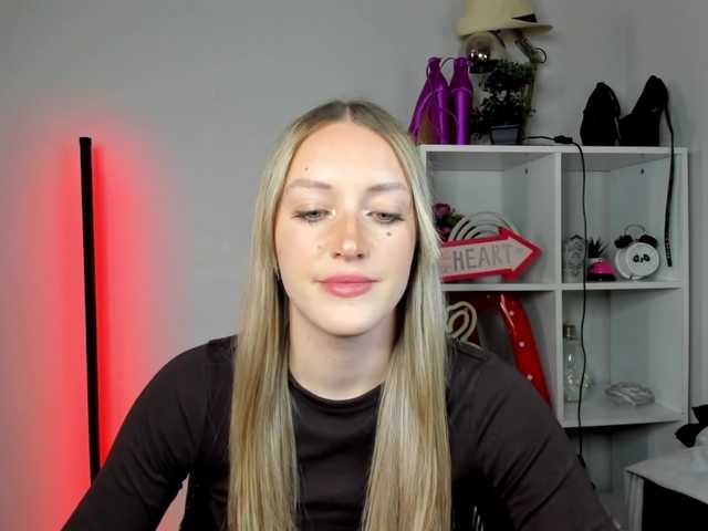 EvelynBlond26