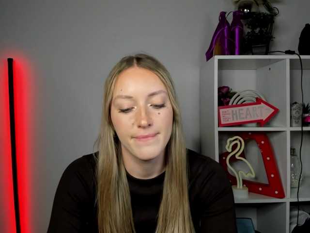 EvelynBlond26