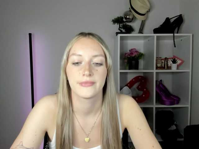 EvelynBlond26