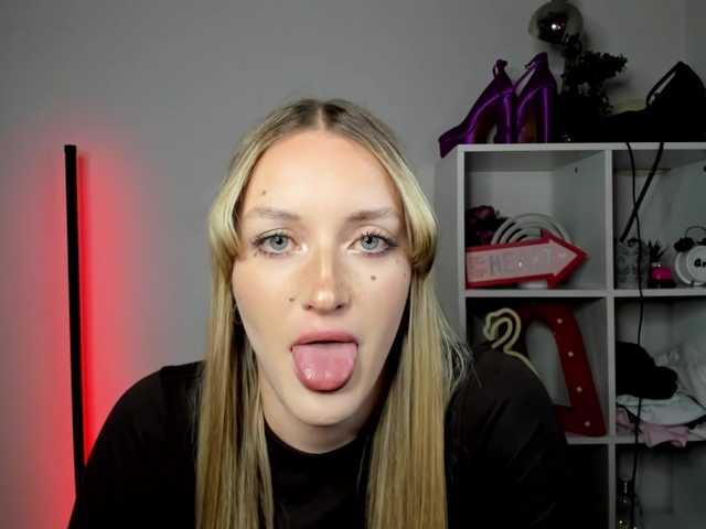 EvelynBlond