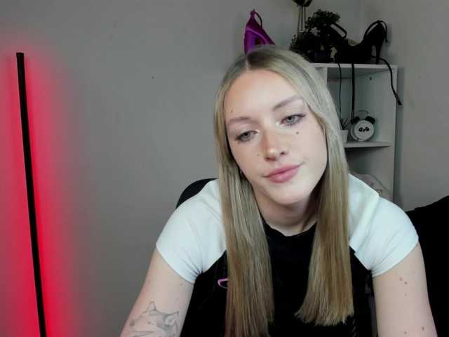 EvelynBlond26