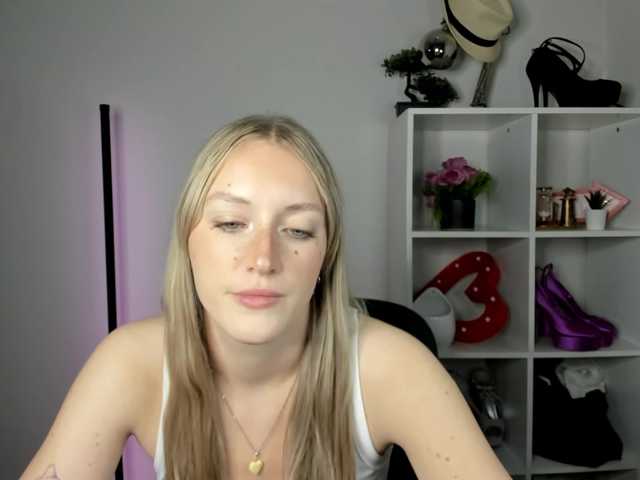 EvelynBlond26