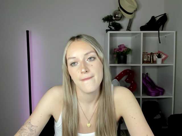 EvelynBlond26