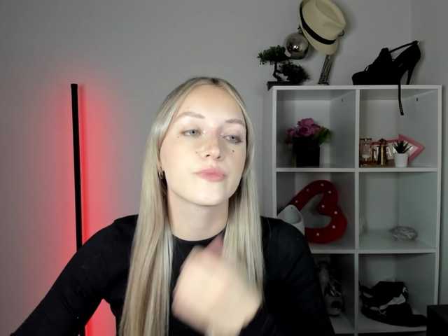 EvelynBlond