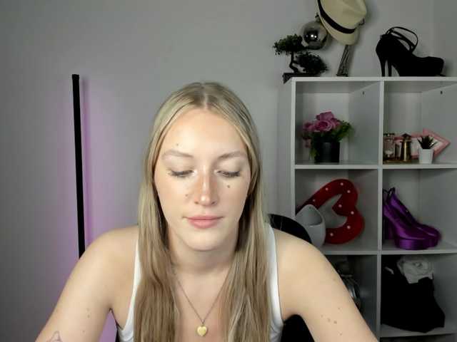 EvelynBlond26