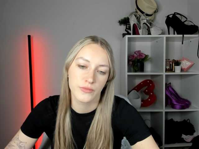 EvelynBlond26