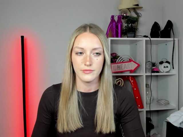 EvelynBlond26