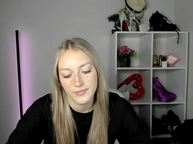 EvelynBlond, en directo ahora en BongaCams