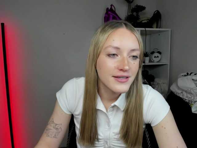 EvelynBlond26