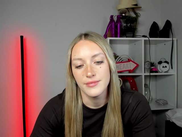 EvelynBlond26