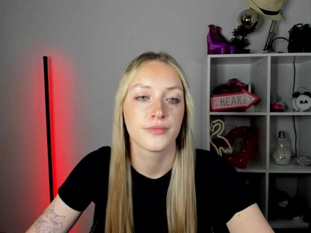 EvelynBlond26