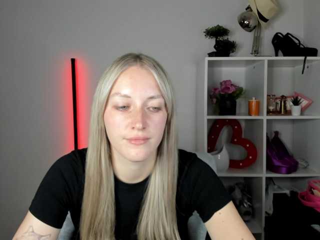 EvelynBlond26
