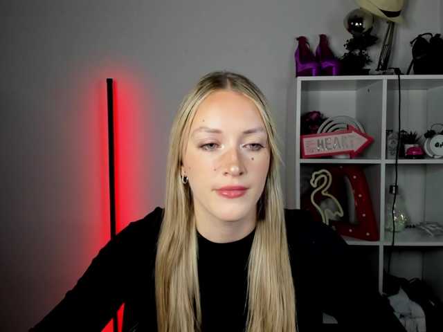 EvelynBlond26