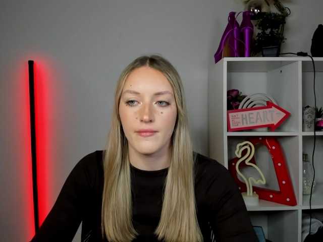 EvelynBlond26