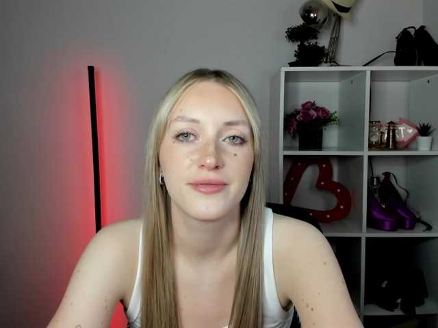 EvelynBlond26