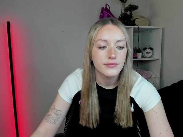 EvelynBlond26