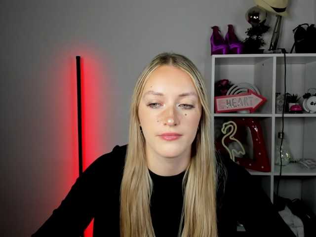 EvelynBlond26