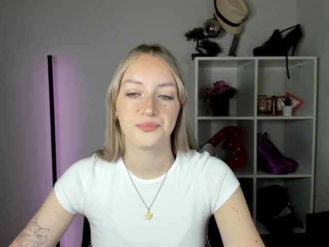 EvelynBlond26