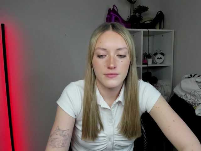 EvelynBlond26