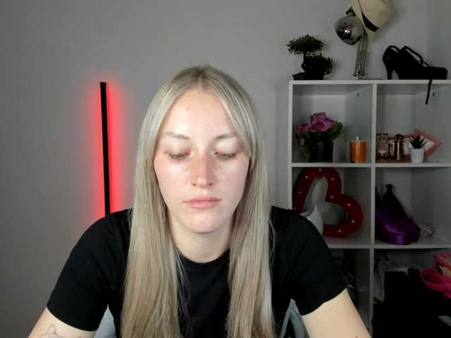 EvelynBlond26