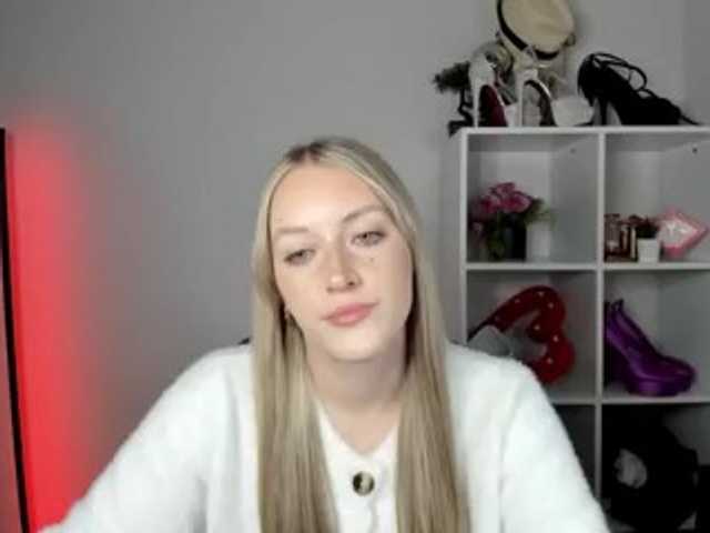 EvelynBlond26