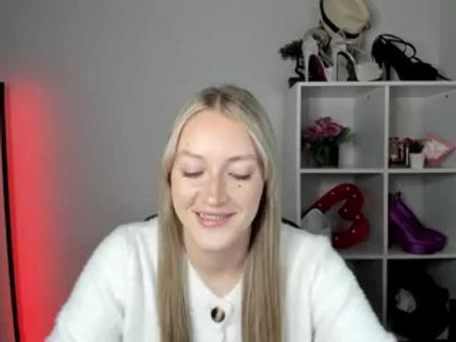 EvelynBlond26