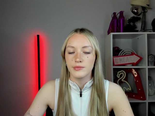 EvelynBlond