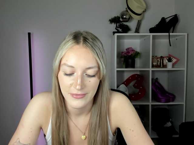 EvelynBlond26