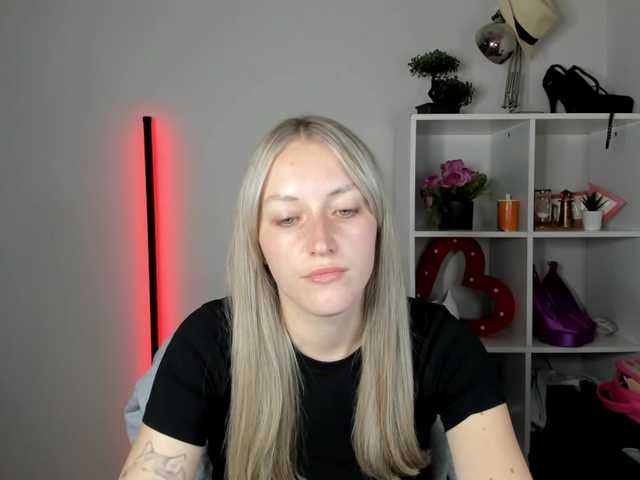 EvelynBlond26