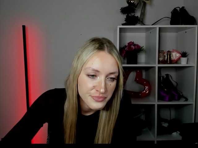 EvelynBlond26