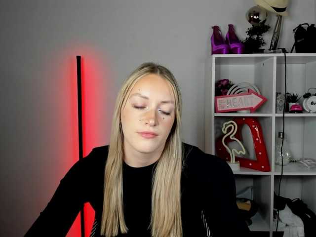 EvelynBlond