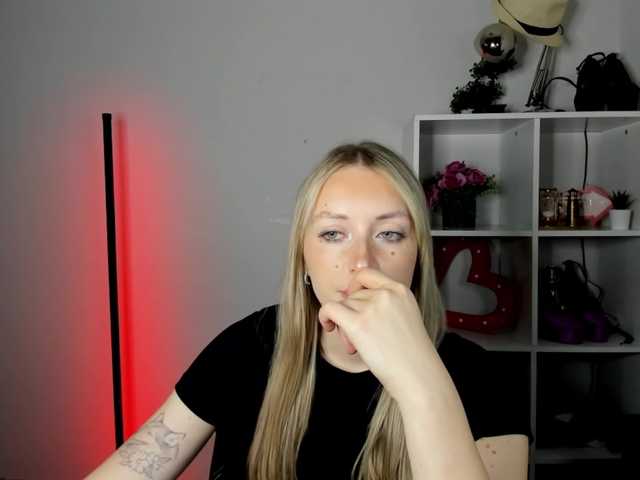 EvelynBlond26