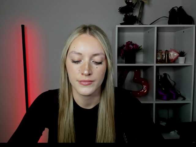 EvelynBlond