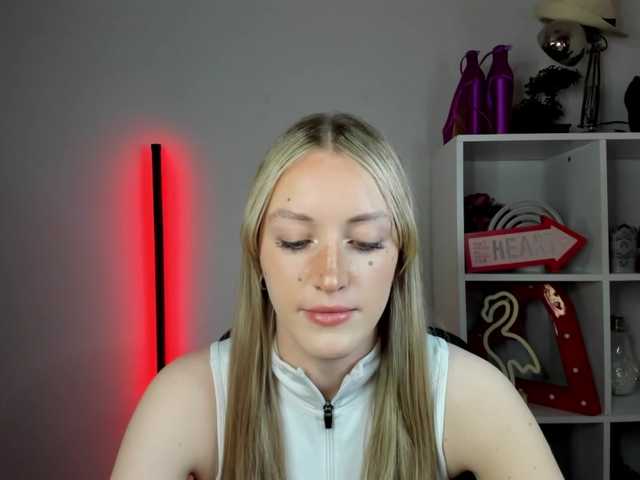 EvelynBlond