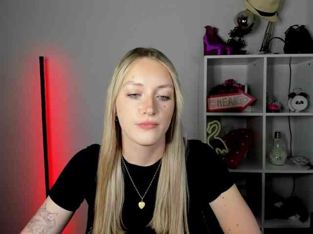 EvelynBlond