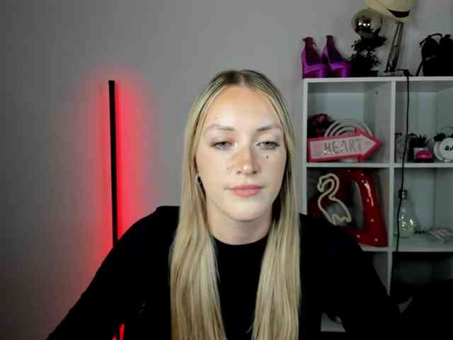 EvelynBlond26