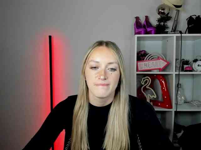 EvelynBlond26