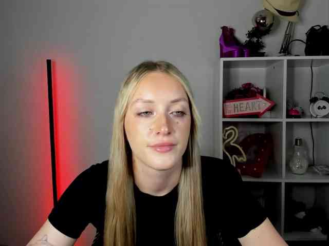 EvelynBlond26