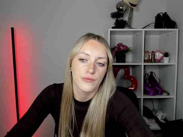 EvelynBlond EvelynBlond
