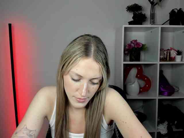 EvelynBlond