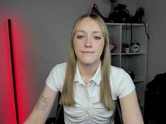 EvelynBlond26