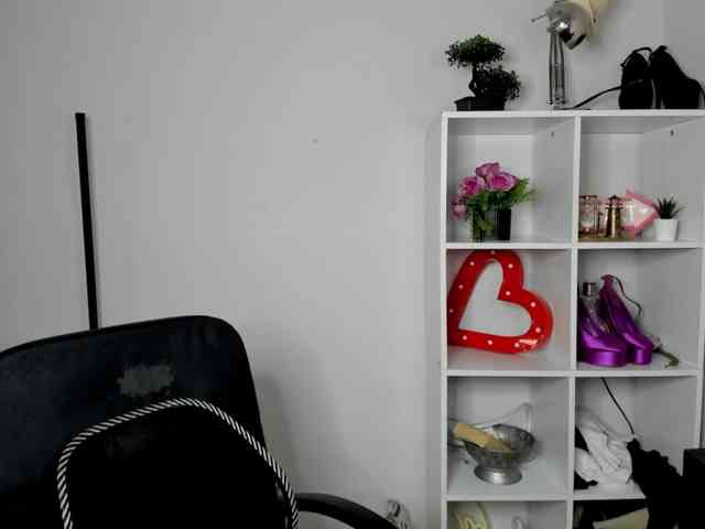 EvelynBlond26 webcam