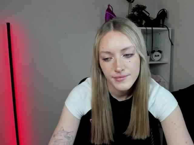 EvelynBlond26